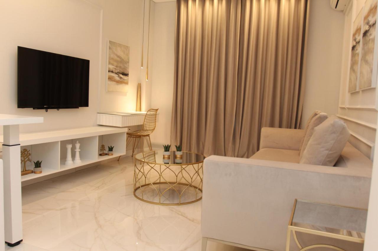 شقة أثينا  في Adri & Marg Luxury Living المظهر الخارجي الصورة